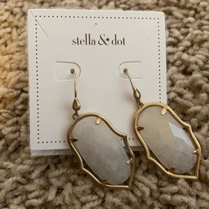 Stella &Dot Amala Chandelier earrings